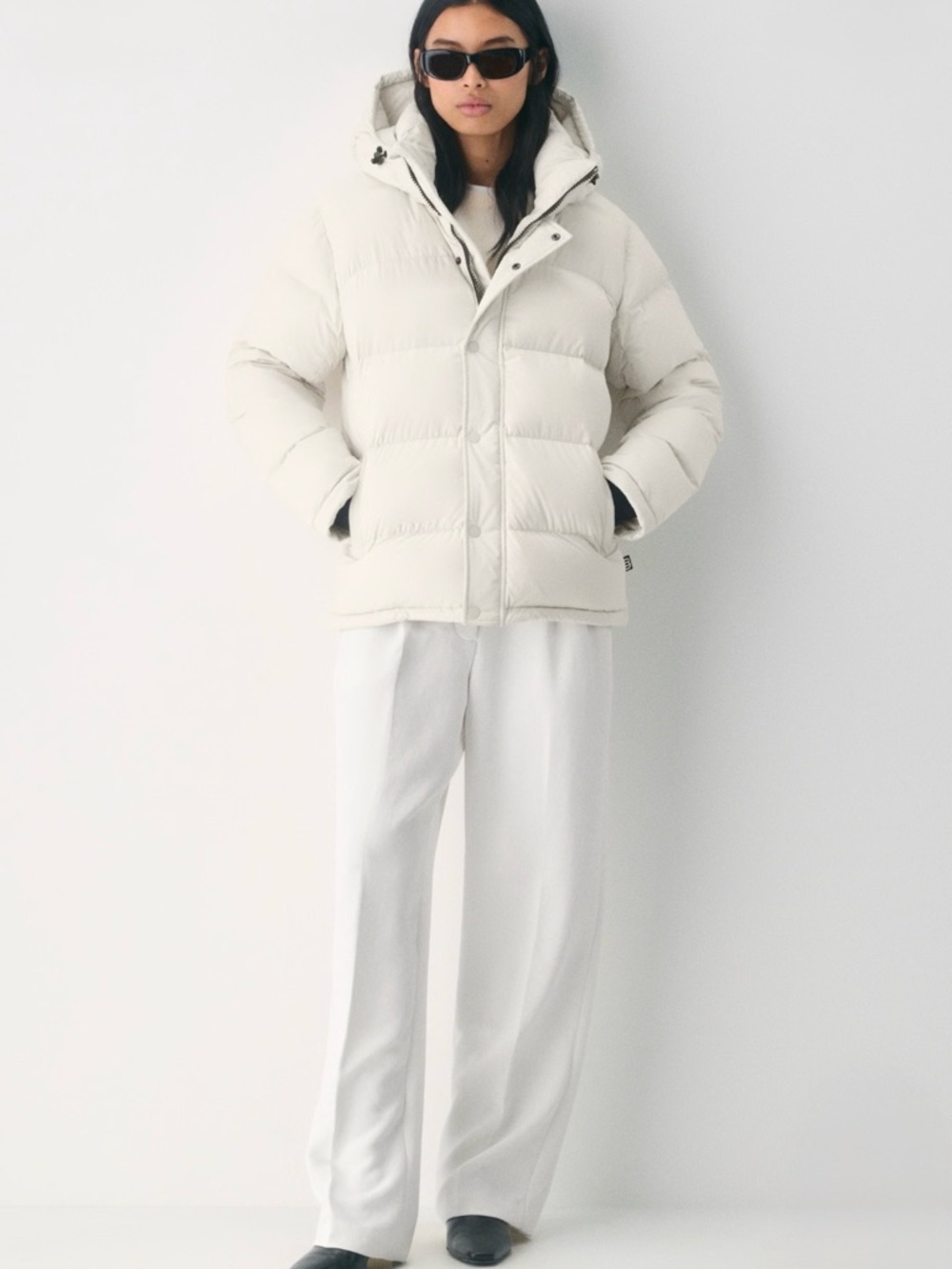 Aritzia super puff climate Jacket in matte pearl xs nwt